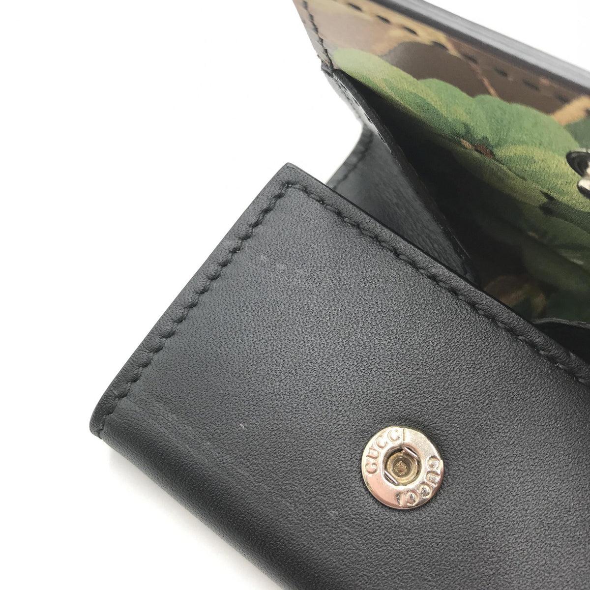 Compact Leather Wallet With Sleek Design