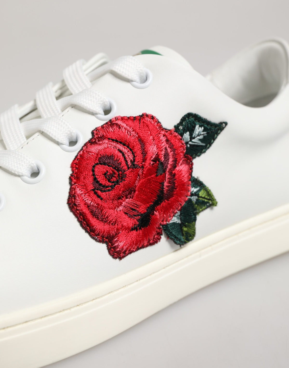 White Leather Rose Embroidery Low-Top Shoes