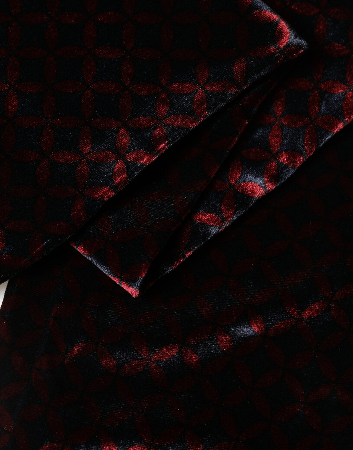 Black Red Rayon Geometric Pattern Fringe 140cm X 16cm  Scarf