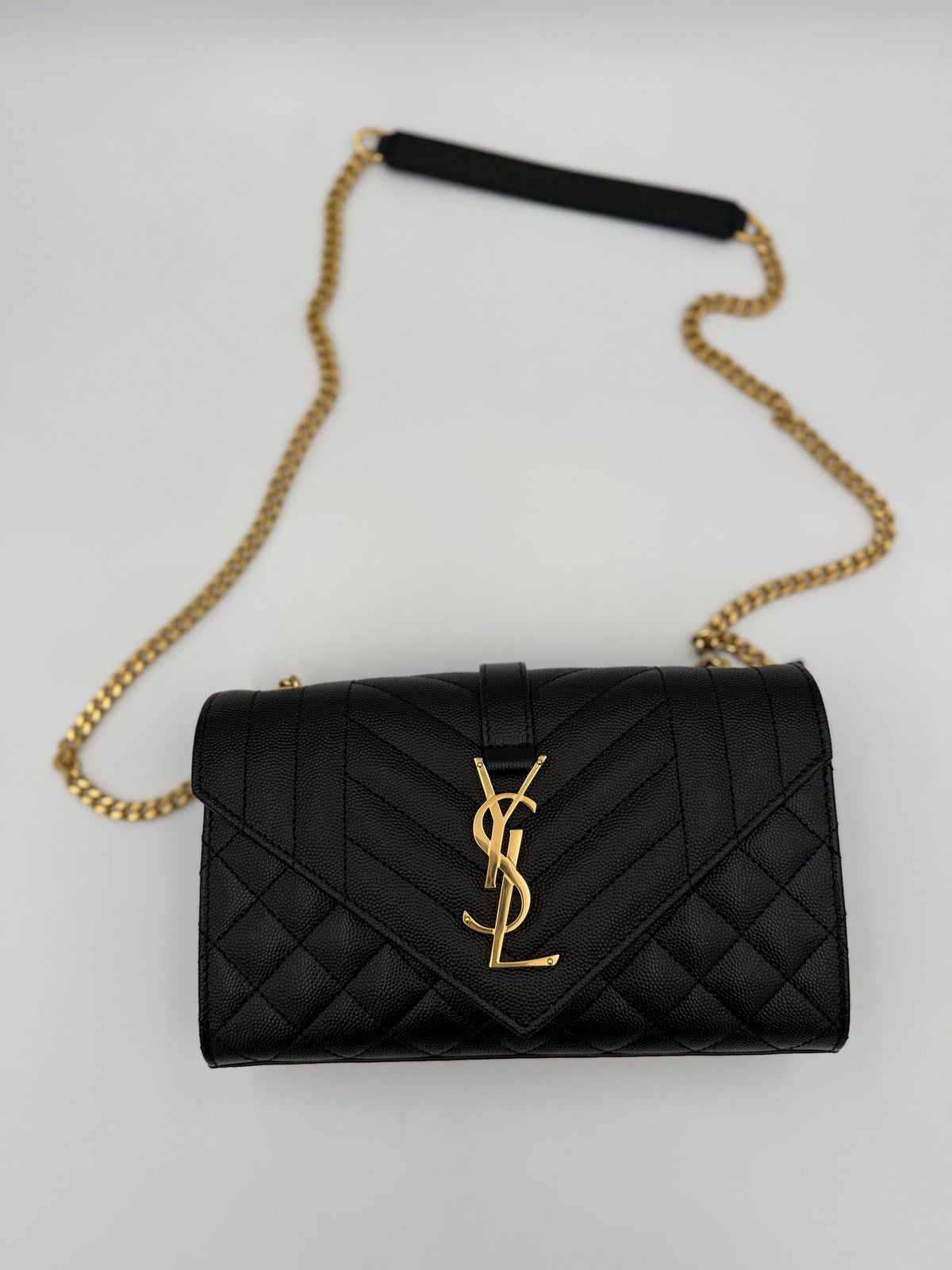 SAINT LAURENT ENVELOPE SMALL in Black Grained Leather Handbag