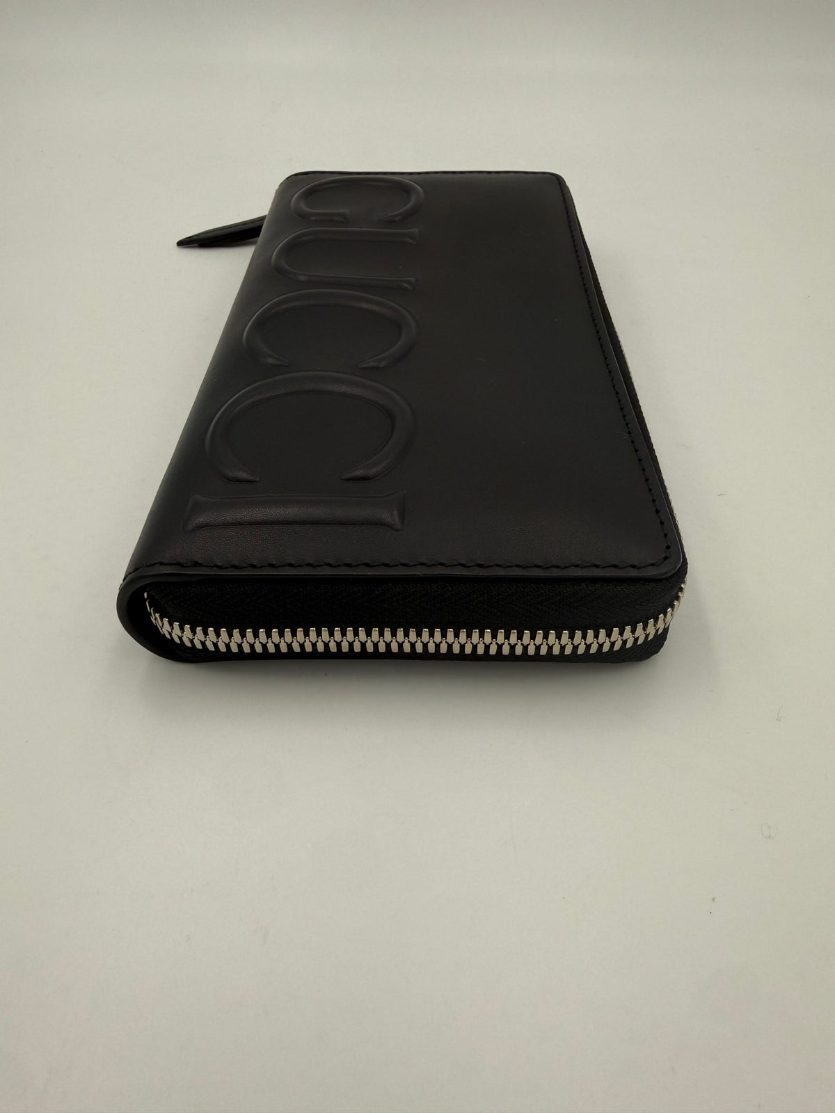 GUCCI Zip Black Front Logo Embossed Wallet