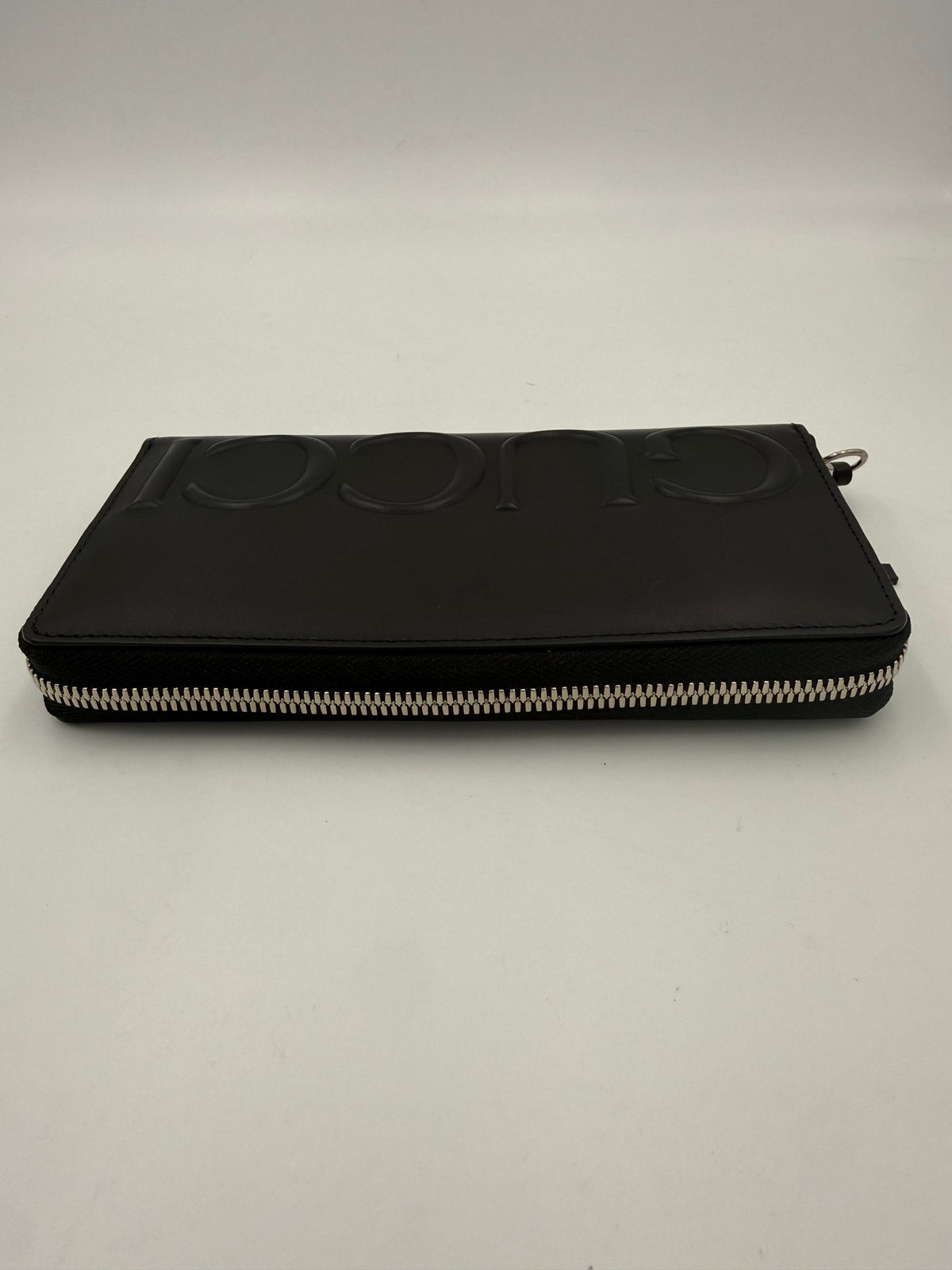 GUCCI Zip Black Front Logo Embossed Wallet