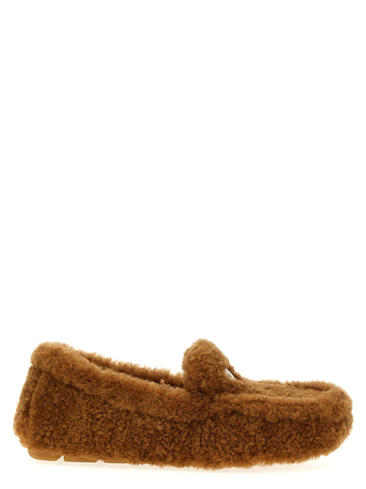 Ruskeat lampaannahkaiset slip-on-loaferit