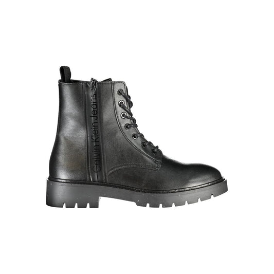 Mustat polyuretaaniset miesten nilkkurit