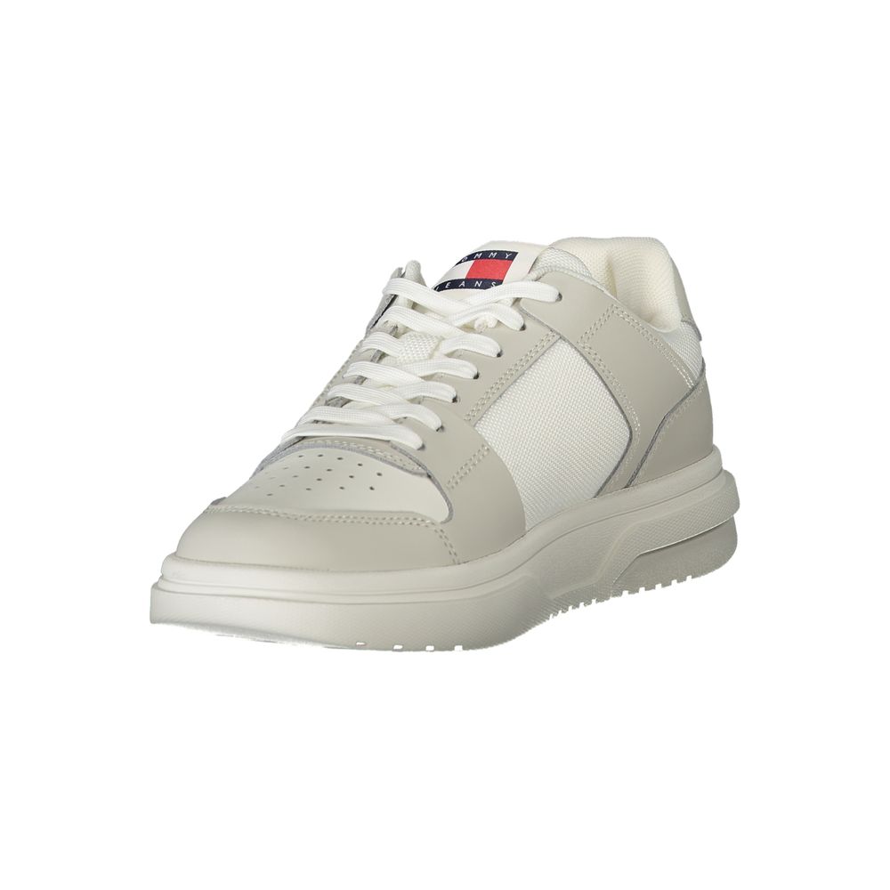 Valkoiset nahkaiset naisten tennarit