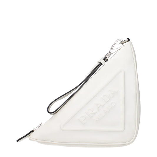 Valkoinen nahkainen clutch-laukku
